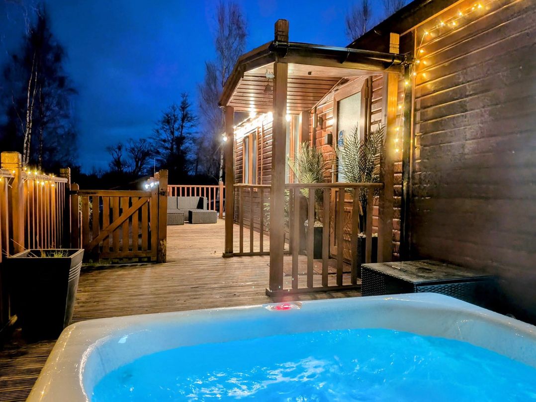 Felmoor Park Northumberland Lodge with Hot Tub