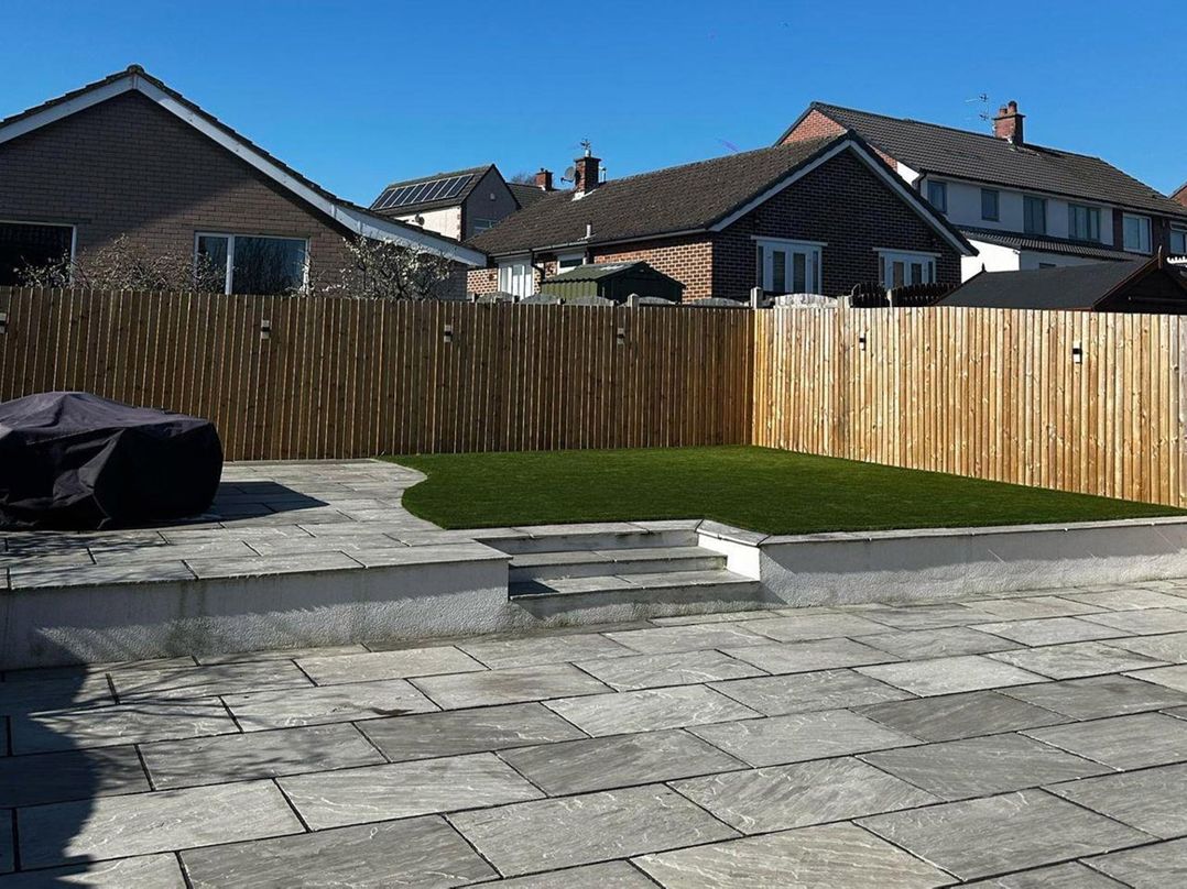 3 Bed Sleeps 5 Garden Parking Pets