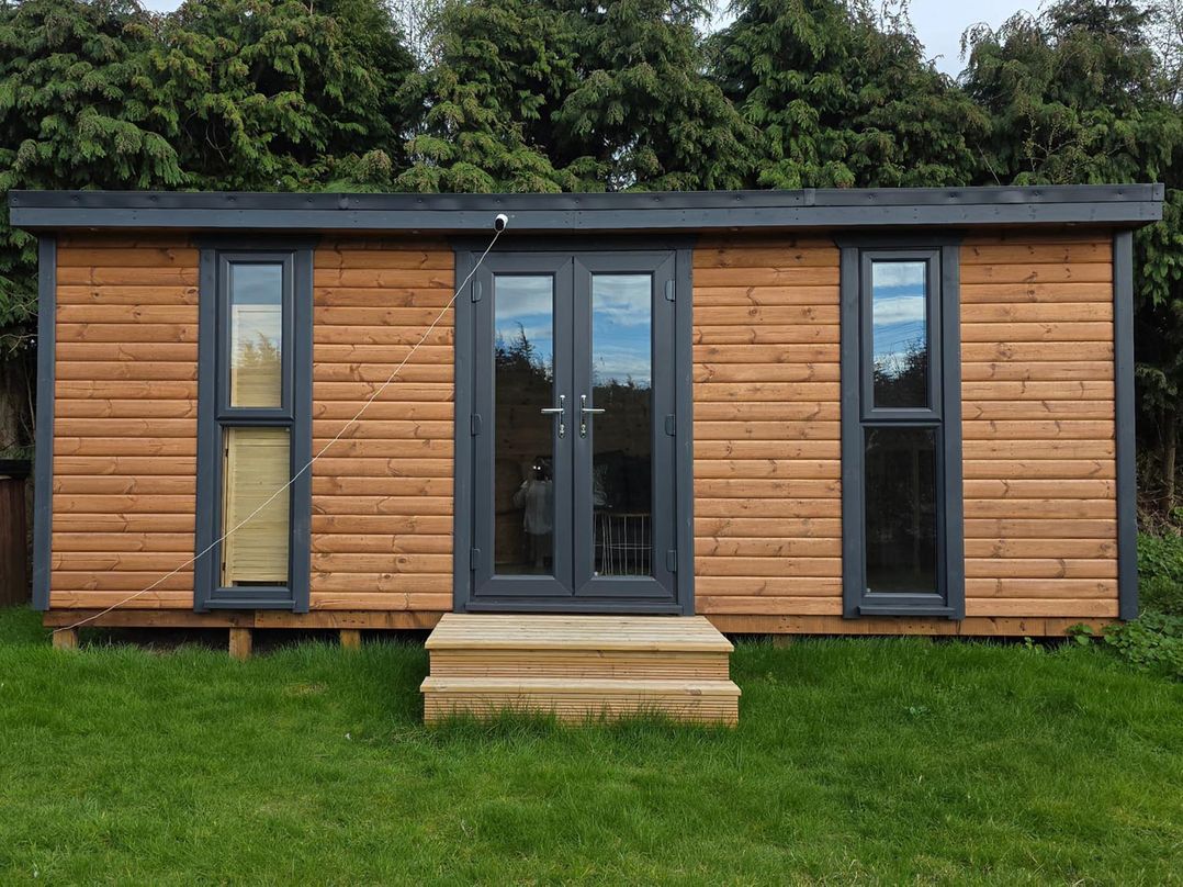 RentMySpaHome with Swimming Pool Hot Tub and Sauna