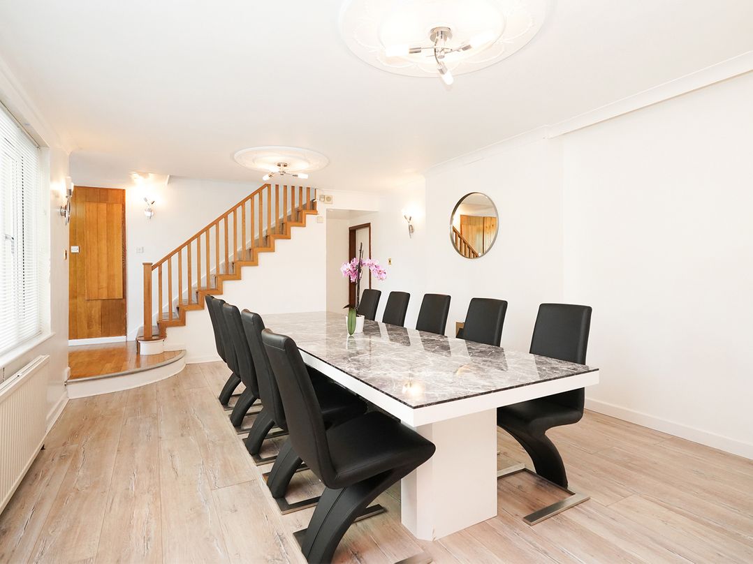 RentMySpaHome with Swimming Pool Hot Tub and Sauna
