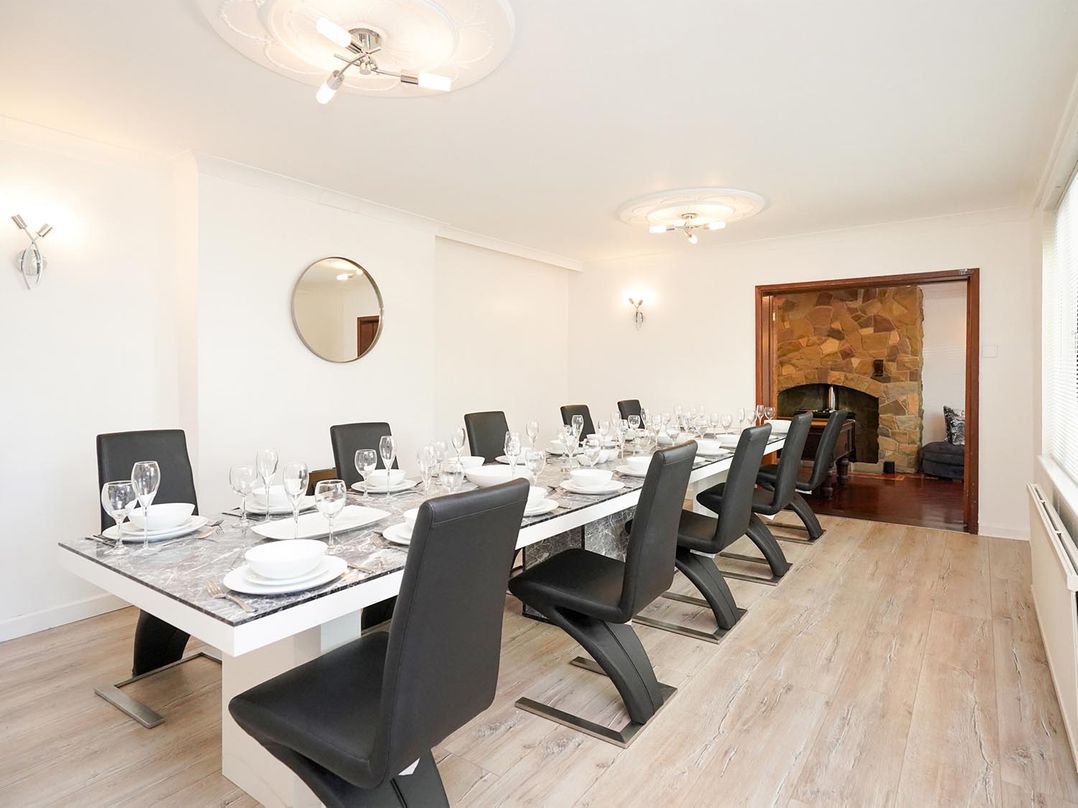 RentMySpaHome with Swimming Pool Hot Tub and Sauna