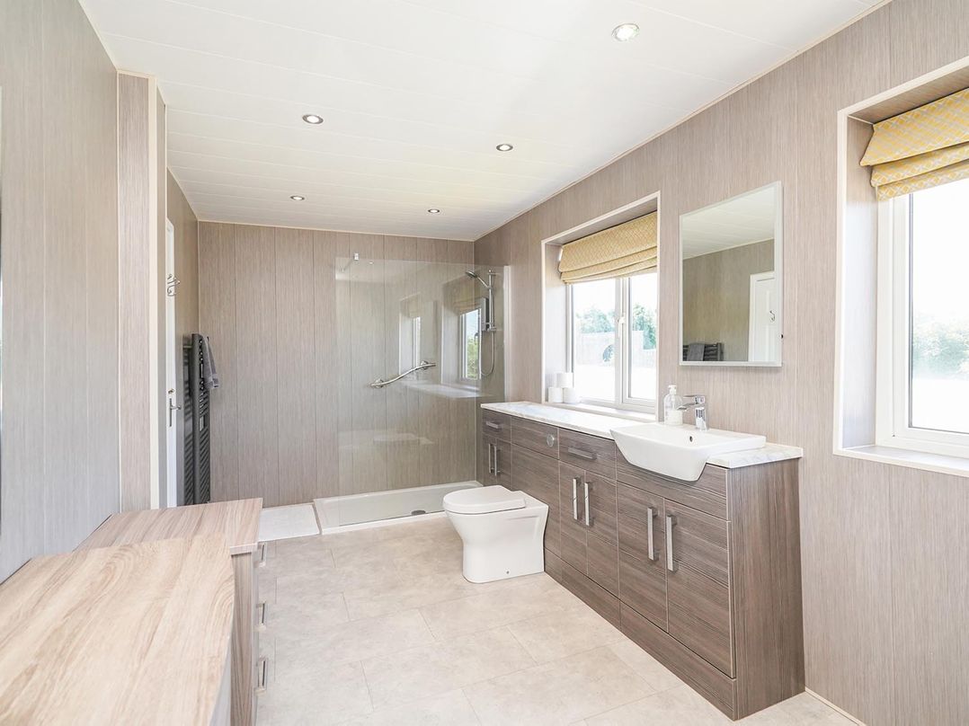 RentMySpaHome with Swimming Pool Hot Tub and Sauna