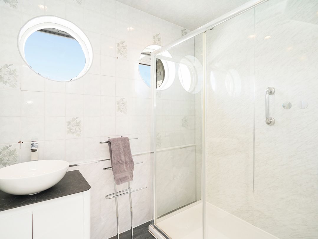 RentMySpaHome with Swimming Pool Hot Tub and Sauna