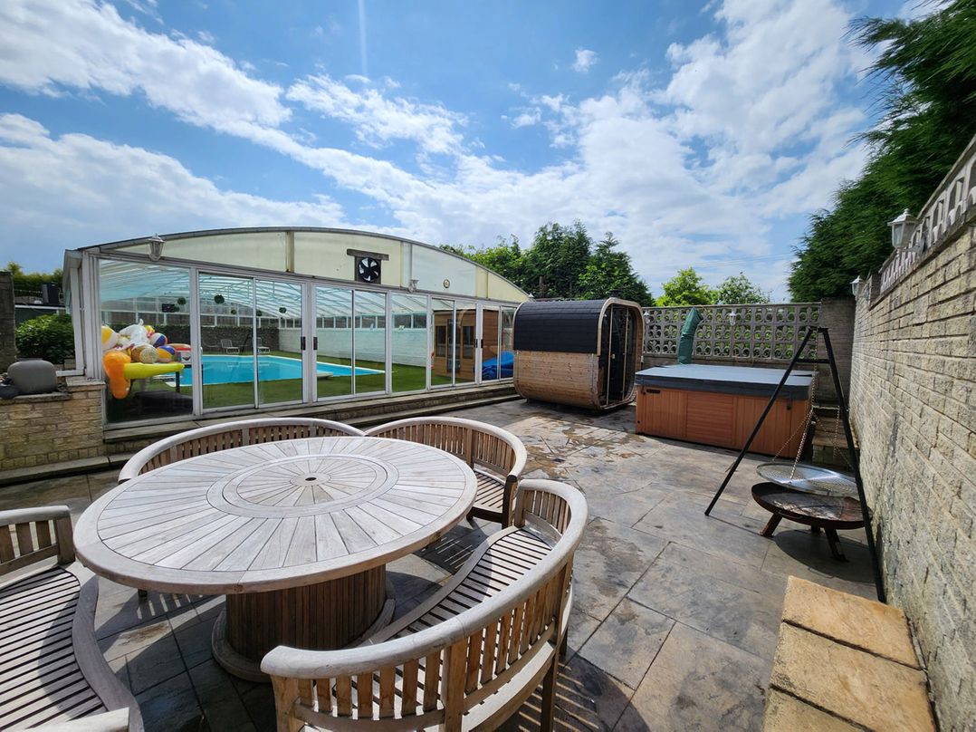 RentMySpaHome with Swimming Pool Hot Tub and Sauna