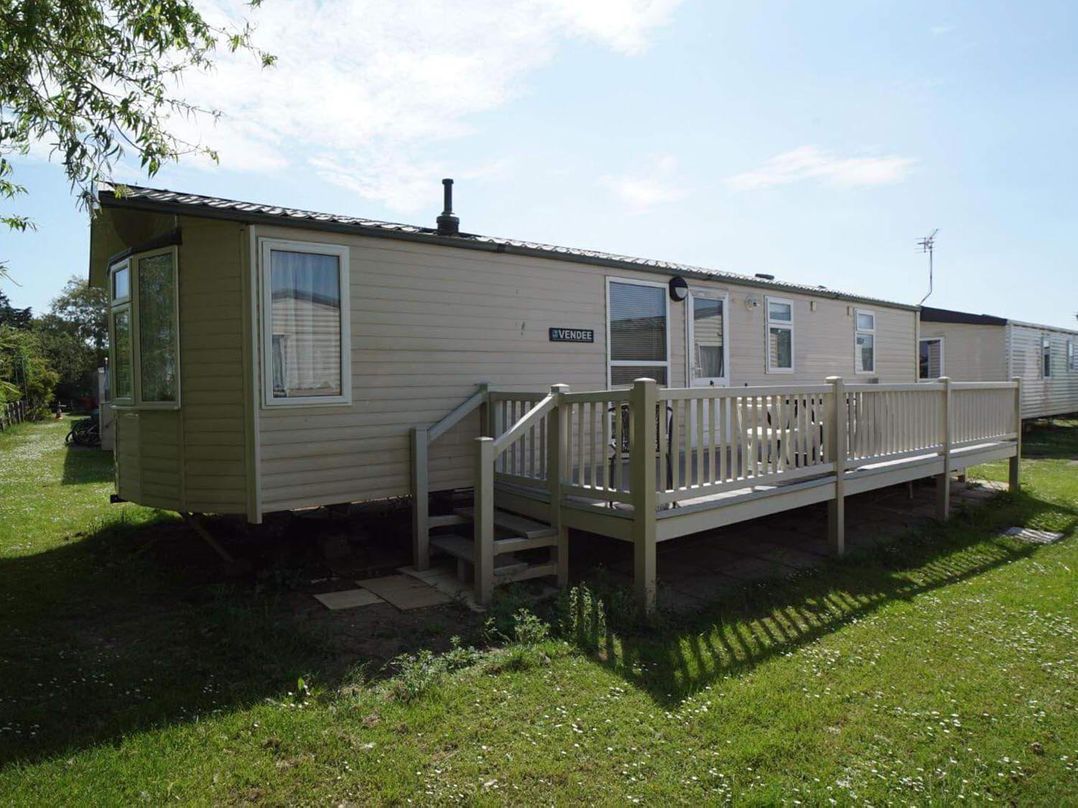 Cozy  2 bedroom Coastal Chalet in Heacham