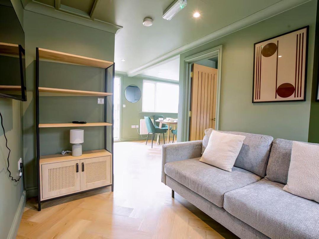 1 Bedroom Apartment Sleeps 2  Pets Welcome