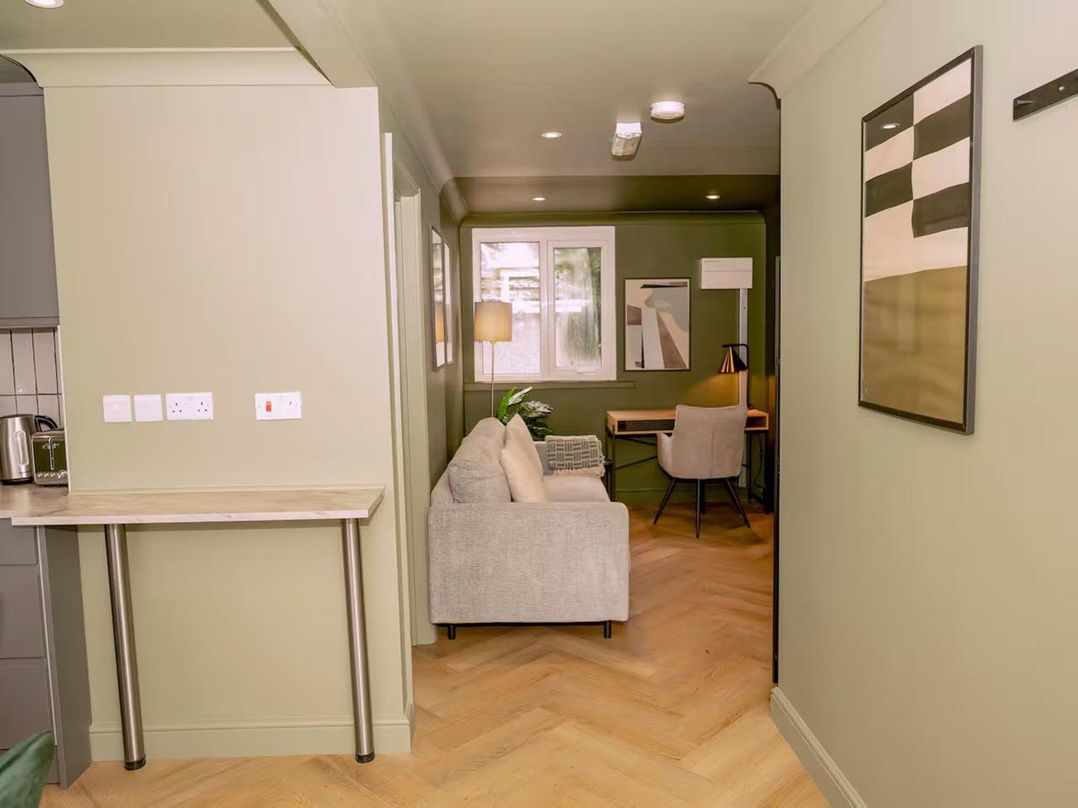 1 Bedroom Apartment Sleeps 2  Pets Welcome