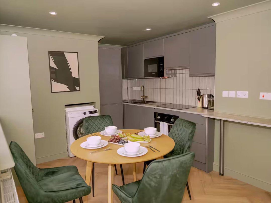 1 Bedroom Apartment Sleeps 2  Pets Welcome