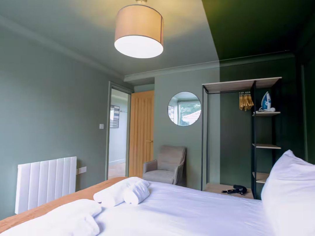 1 Bedroom Apartment Sleeps 2  Pets Welcome