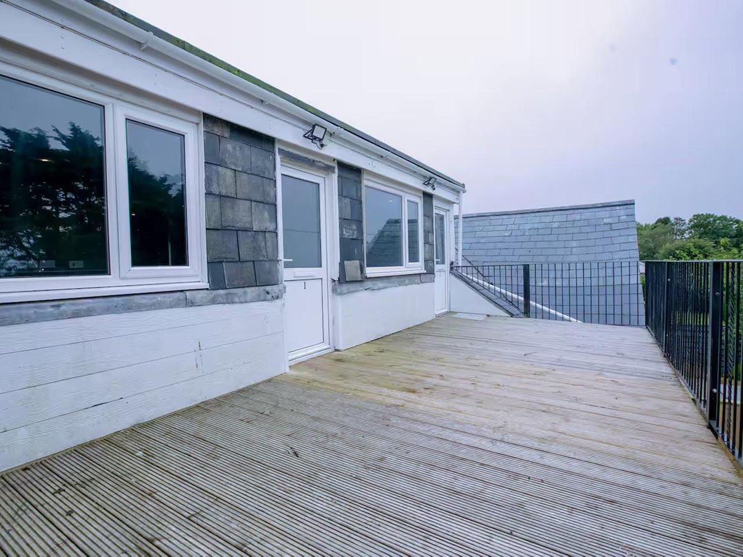 1 Bedroom Apartment Sleeps 2  Pets Welcome