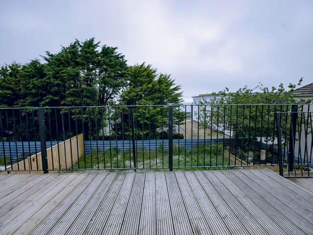 1 Bedroom Apartment Sleeps 2  Pets Welcome