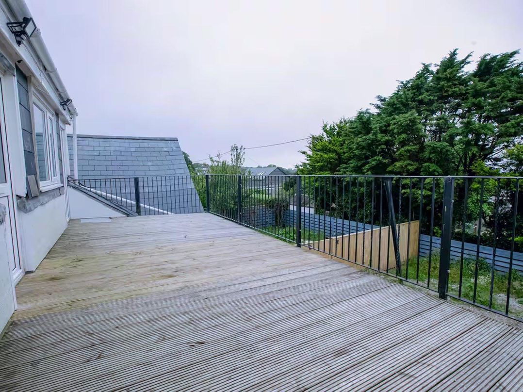1 Bedroom Apartment Sleeps 2  Pets Welcome