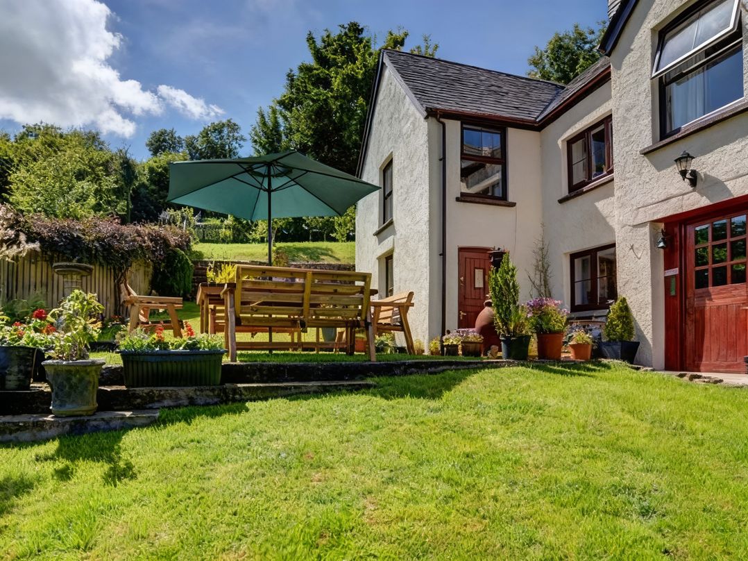 1 Bed House Garden Parking Pets Allowed