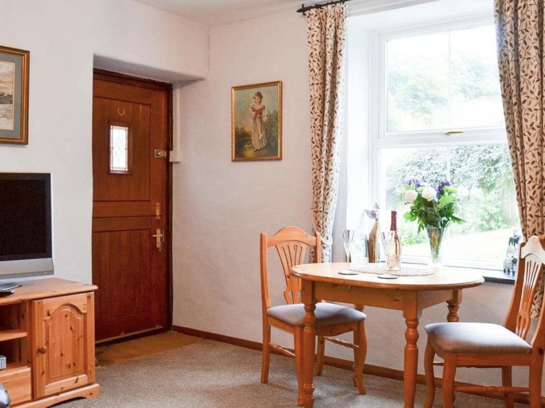 1 Bed House Garden Parking Pets Allowed