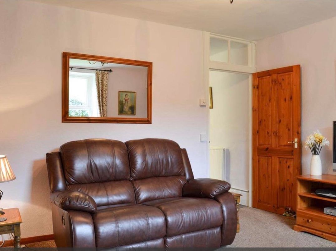 1 Bed House Garden Parking Pets Allowed