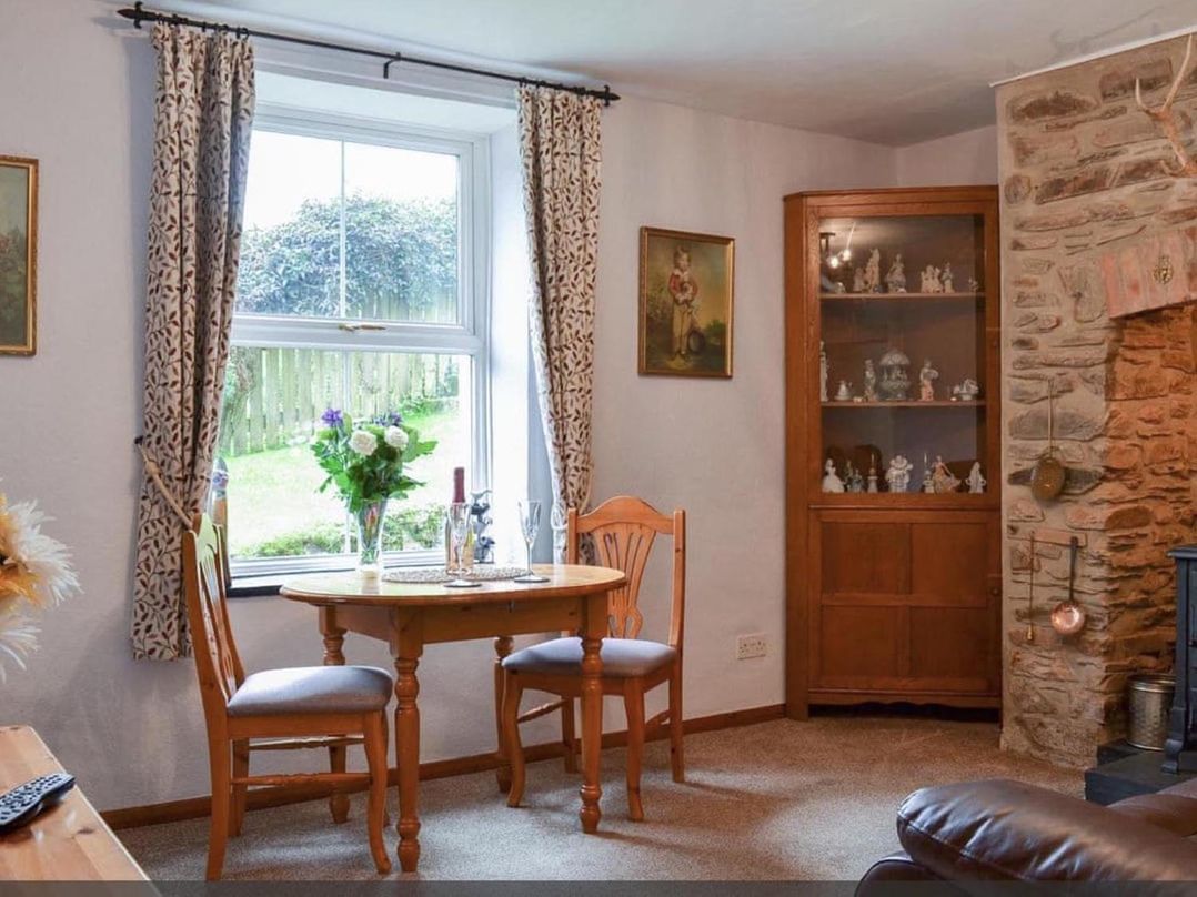 1 Bed House Garden Parking Pets Allowed