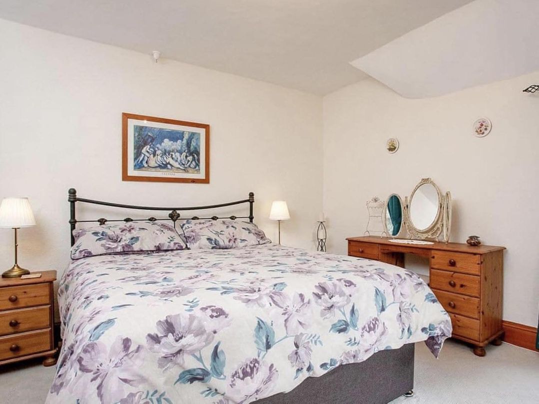 1 Bed House Garden Parking Pets Allowed