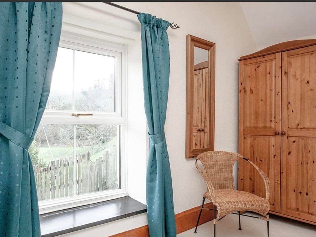 1 Bed House Garden Parking Pets Allowed