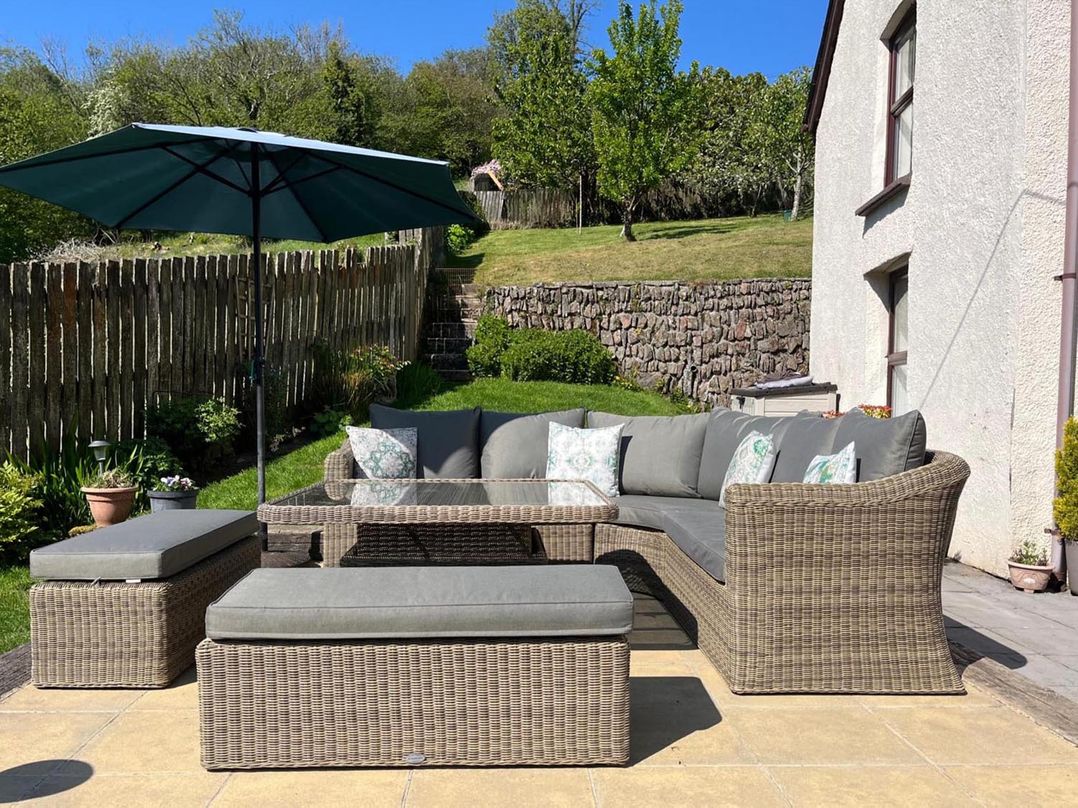 1 Bed House Garden Parking Pets Allowed
