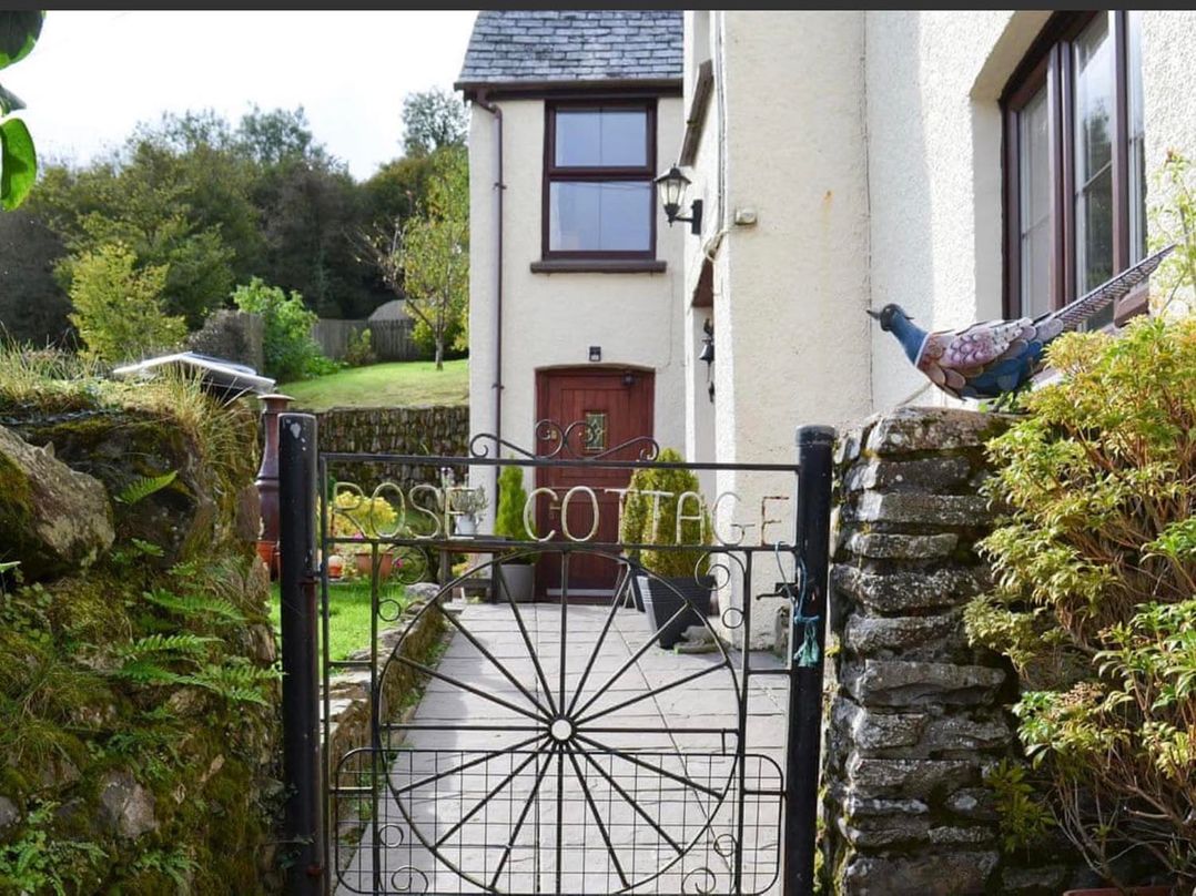 1 Bed House Garden Parking Pets Allowed