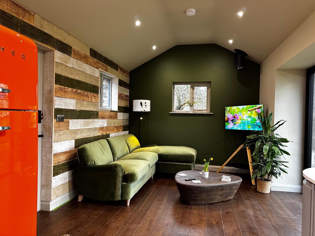 Pets Garden Bbq Parking Fireplace Sleeps 6