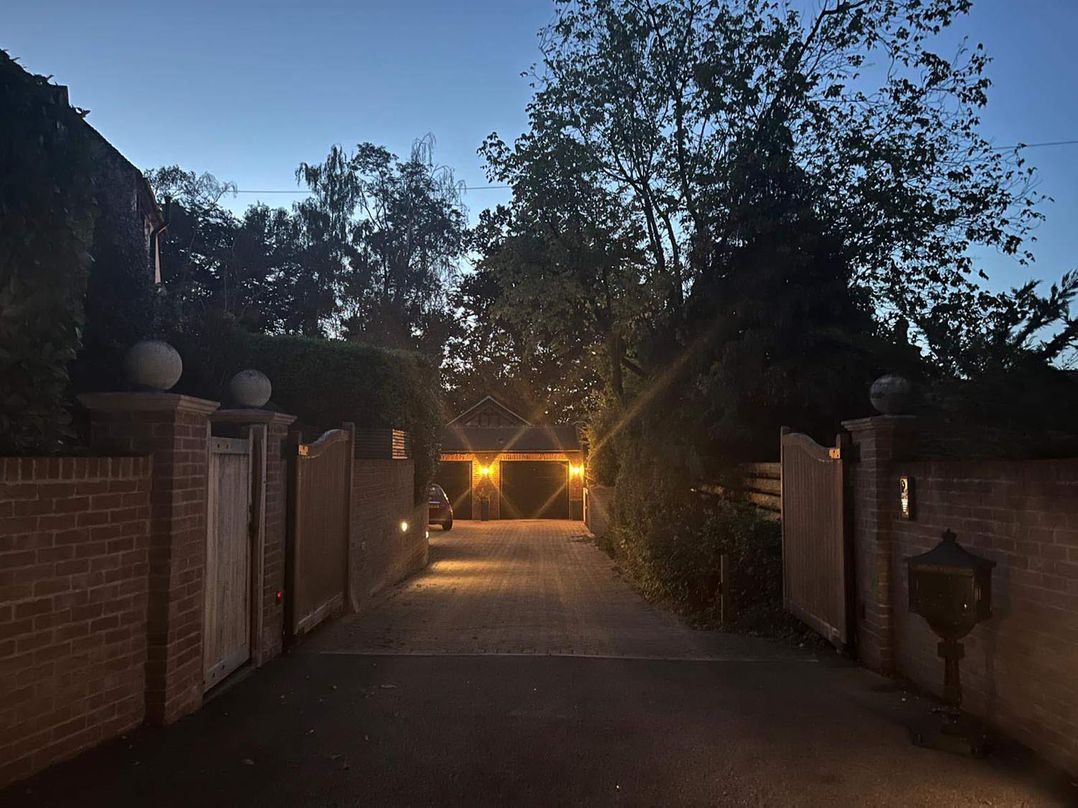 Aylesford House Sleeps 2 and 1 infant Parking