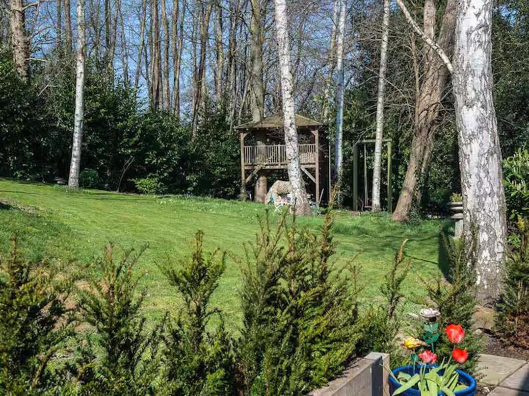 Aylesford House Sleeps 2 and 1 infant Parking
