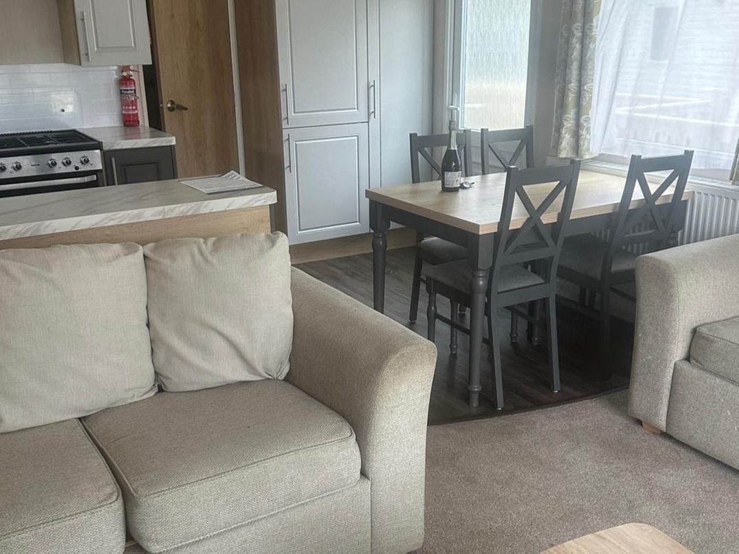 Charming Caravan in beautiful Seton Sands