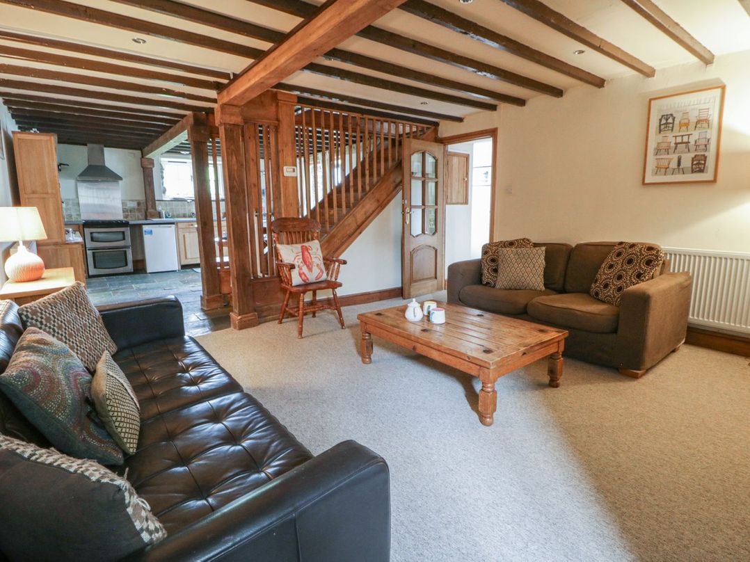 Dewi Villa Apartment