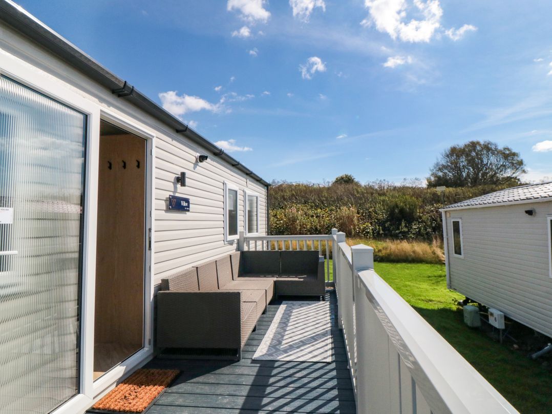 The Beach Retreat at Cayton Bay