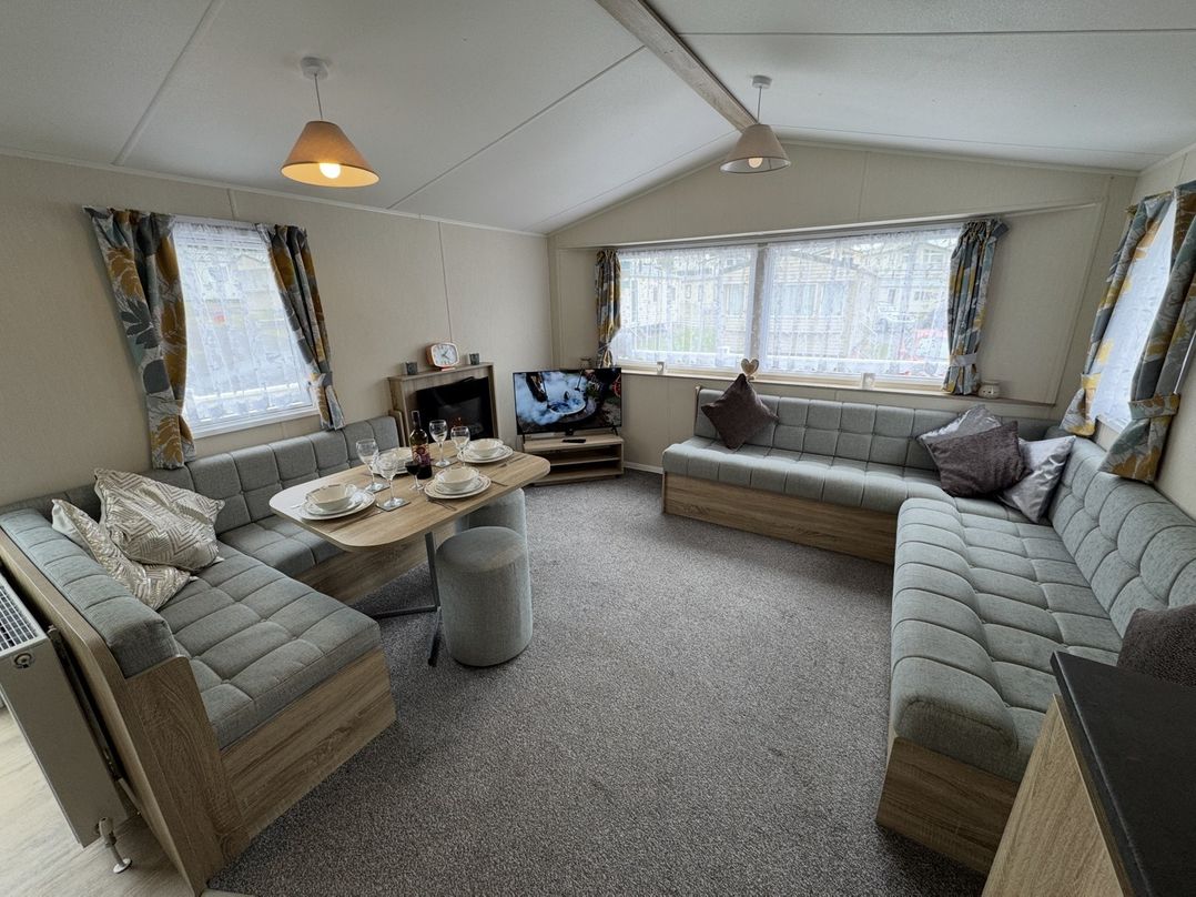 Golden Sands Holiday Park, H124