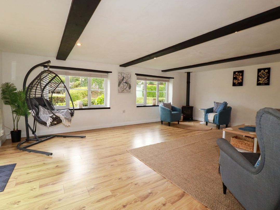 Honey Bee Cottage