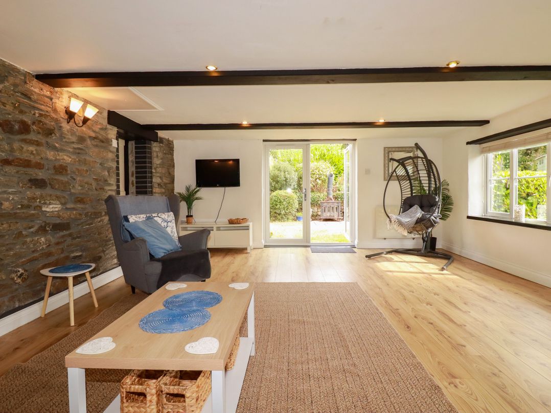 Honey Bee Cottage