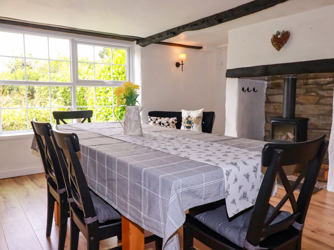 Honey Bee Cottage