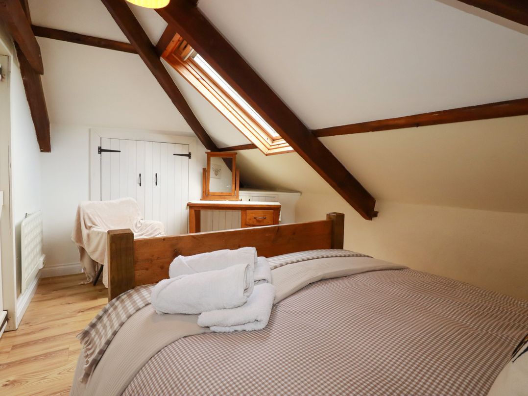 Honey Bee Cottage