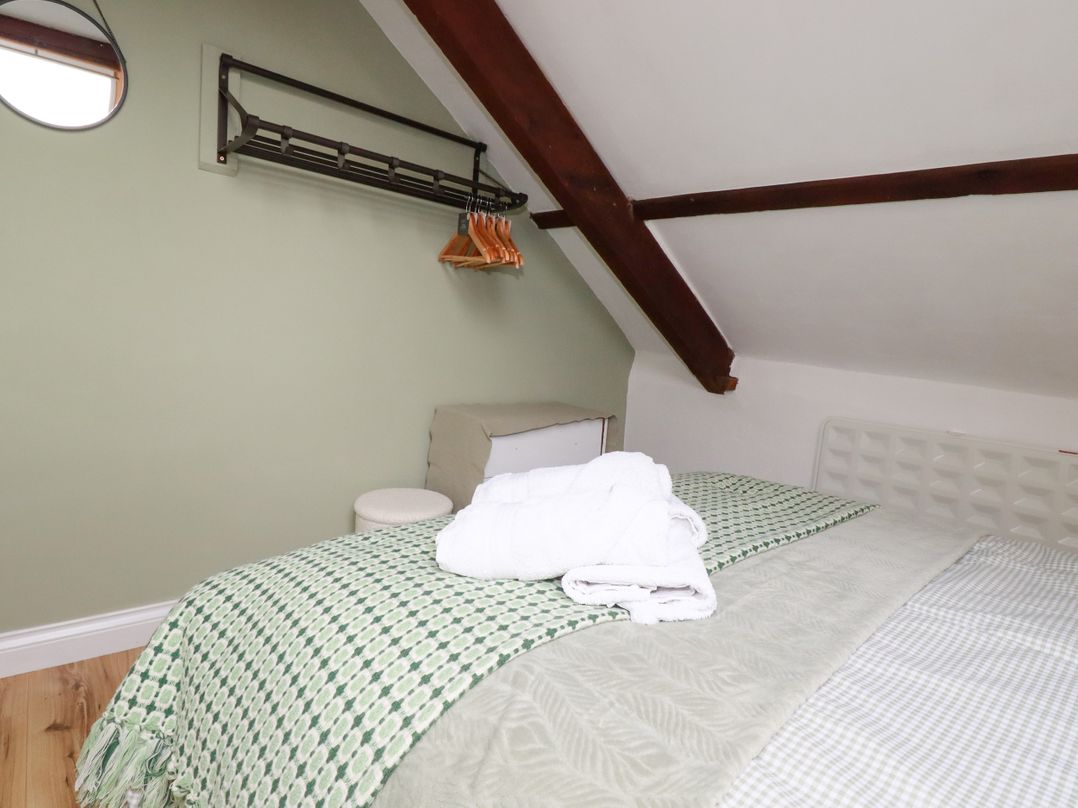 Honey Bee Cottage