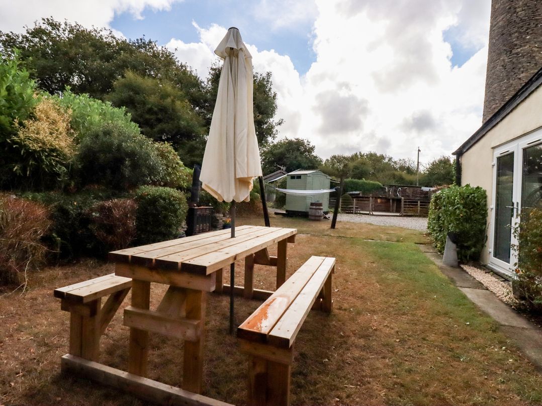 Honey Bee Cottage