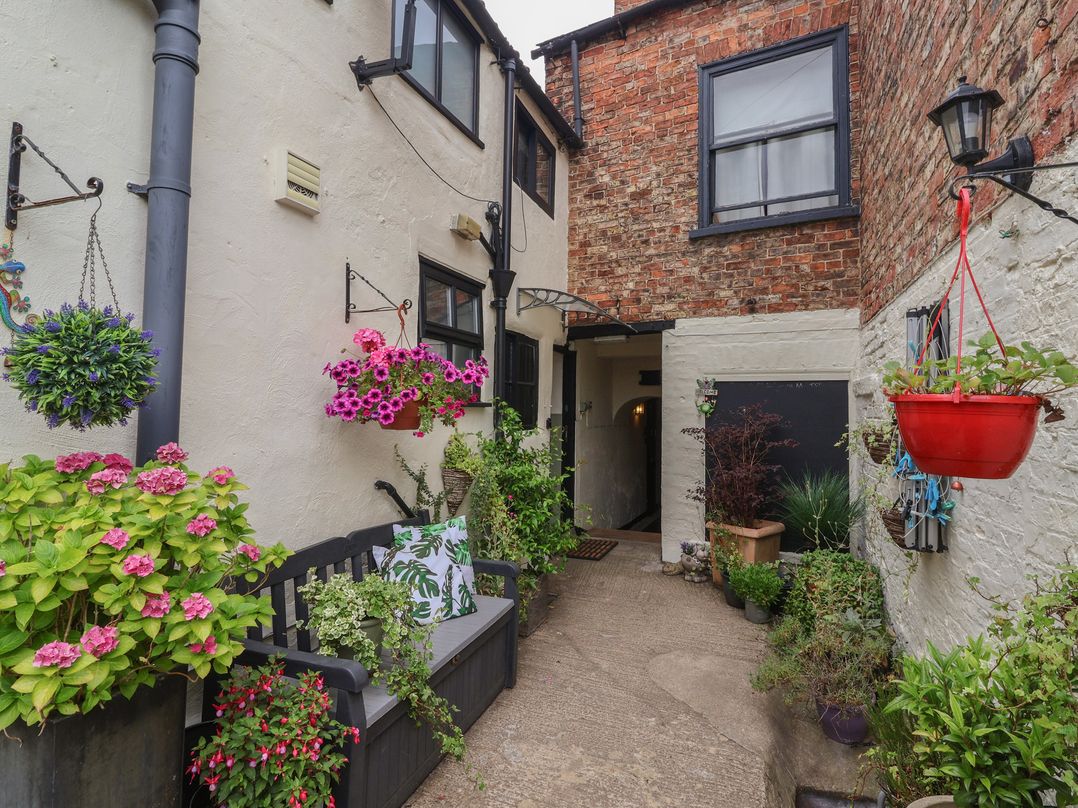 Old Cottages: 1 bed