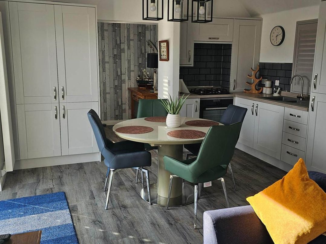 2 Bed Cottage Sleeps 4 Harbour Sea View