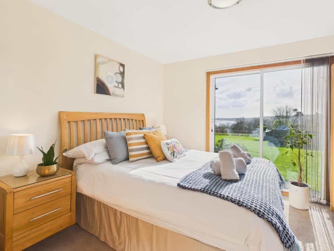 Apartment Sleeps 4 Enclosed Garden Pets Welcome