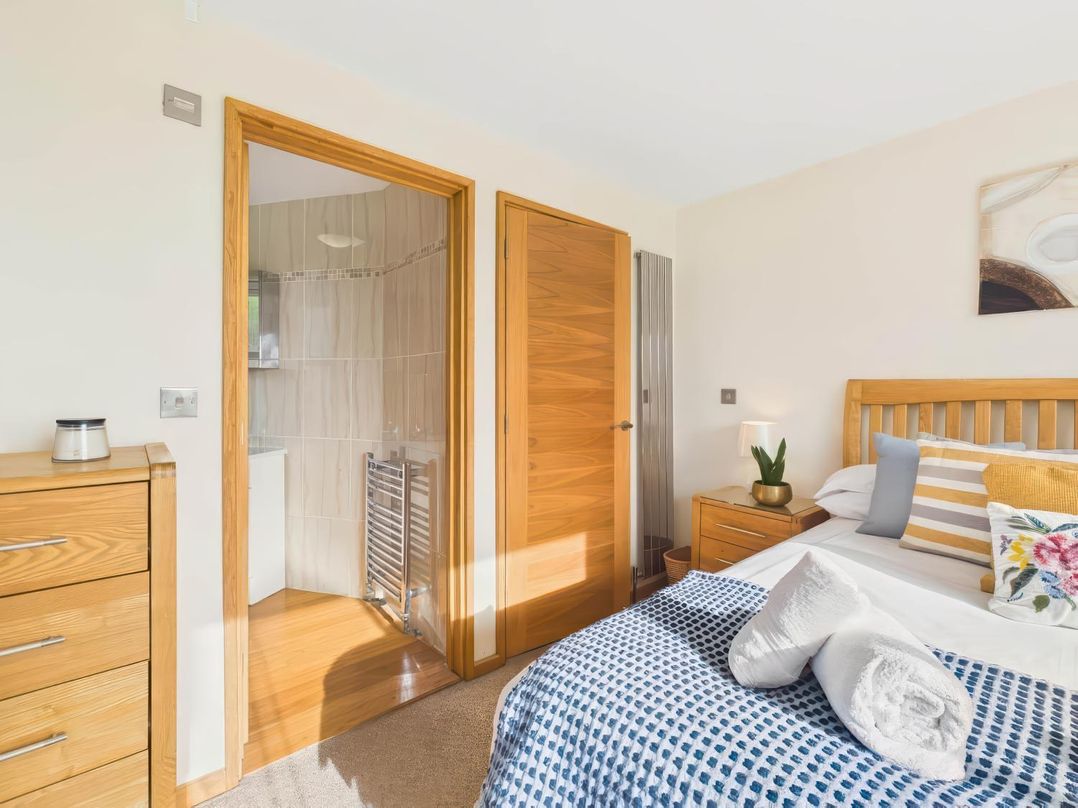Apartment Sleeps 4 Enclosed Garden Pets Welcome