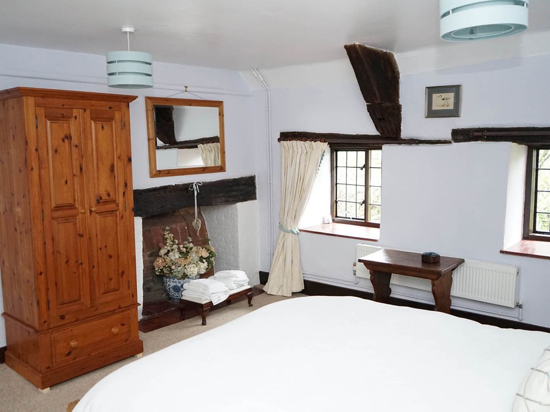 Historic 2Bed Traditional Countryside Retreat