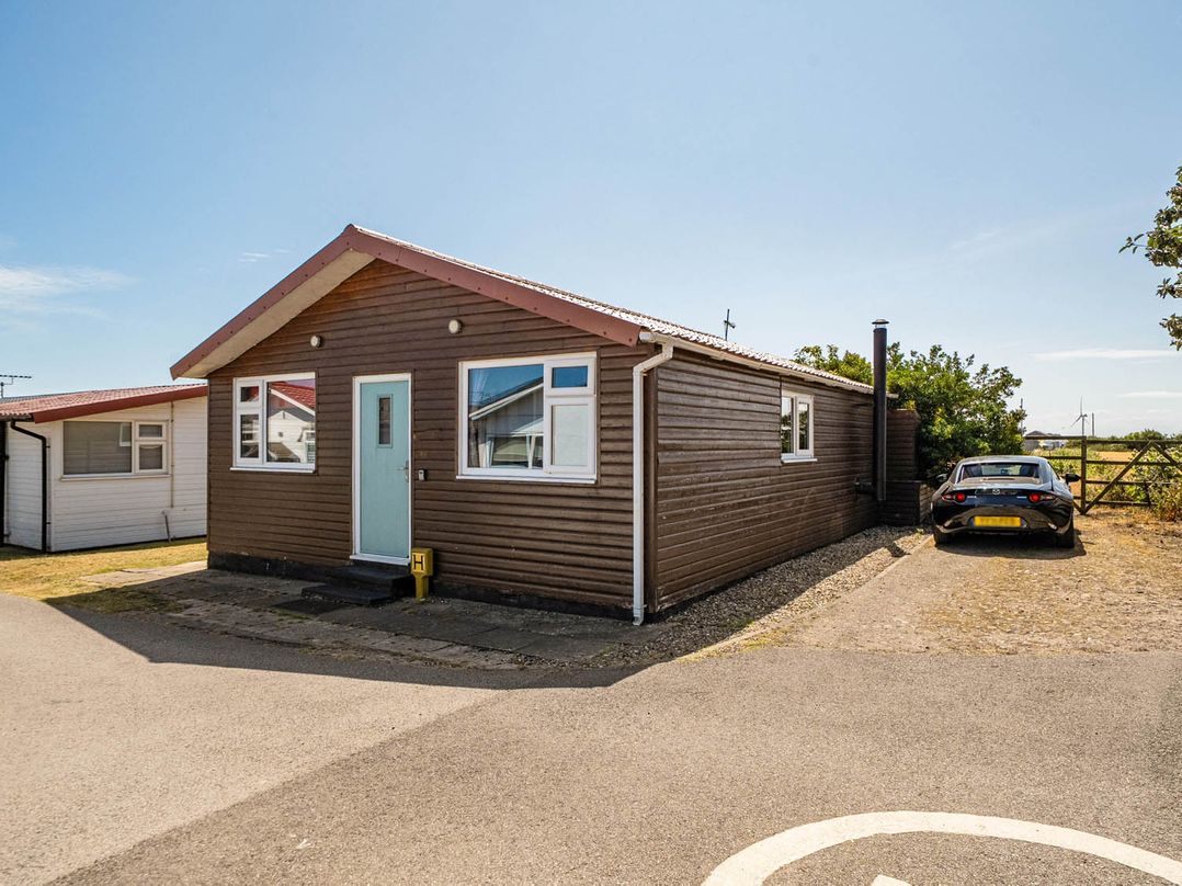 2Bed Chalet Sleeps 5 Dogs Free Parking SeaView