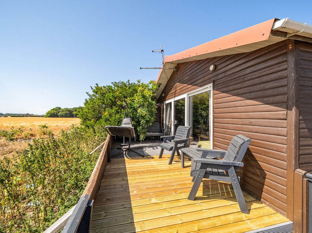 2Bed Chalet Sleeps 5 Dogs Free Parking SeaView