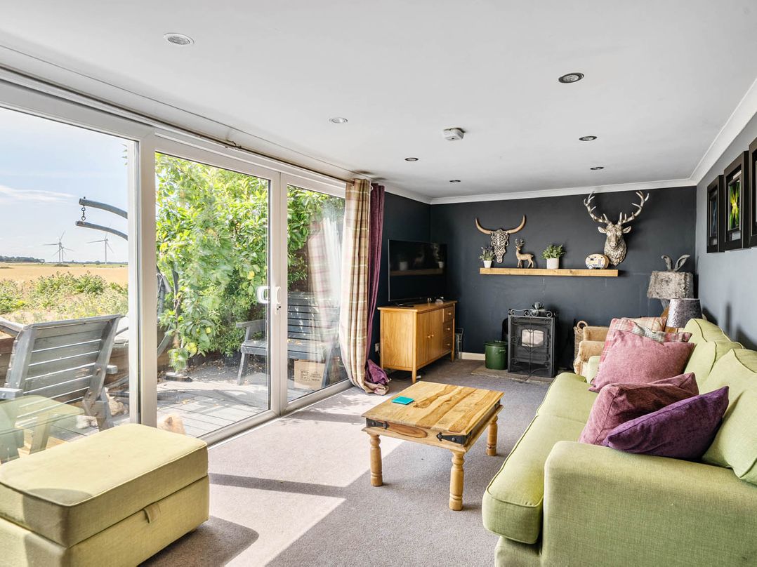 2Bed Chalet Sleeps 5 Dogs Free Parking SeaView