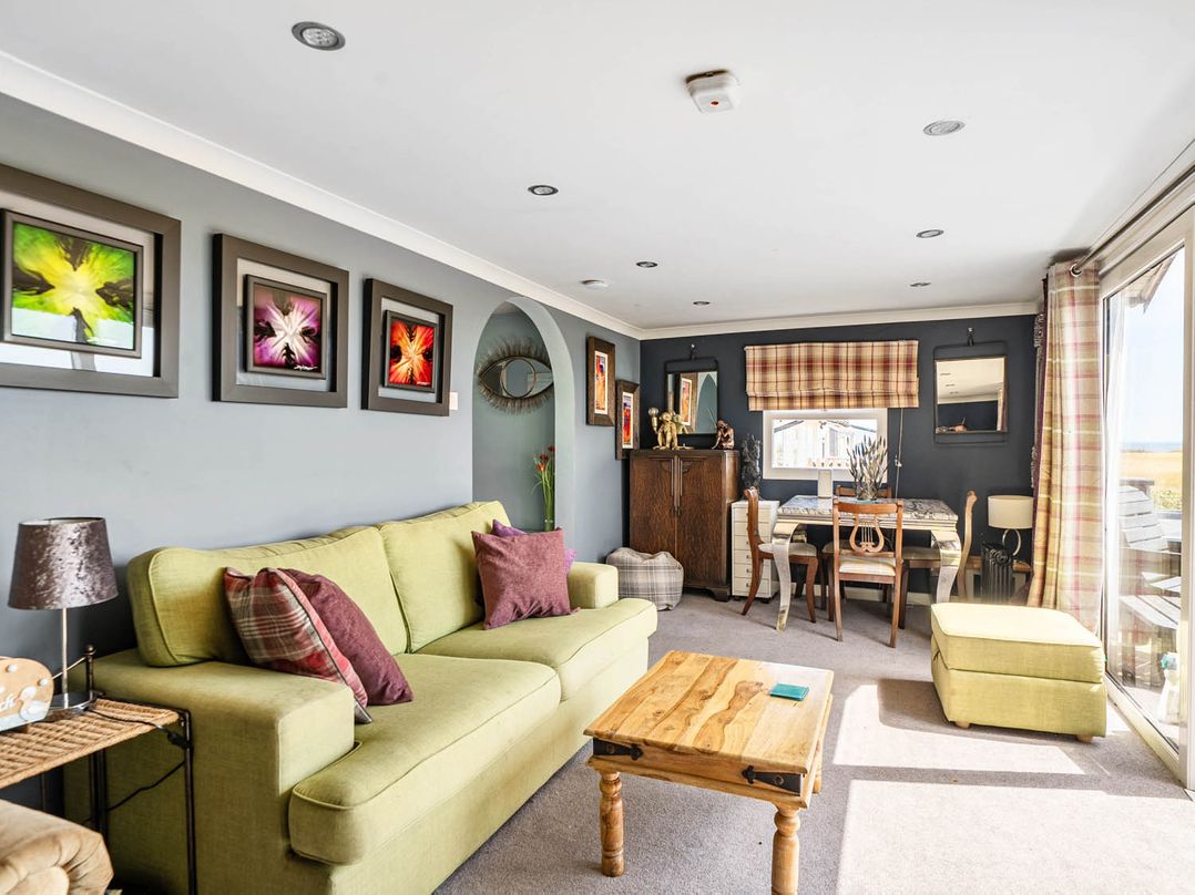 2Bed Chalet Sleeps 5 Dogs Free Parking SeaView