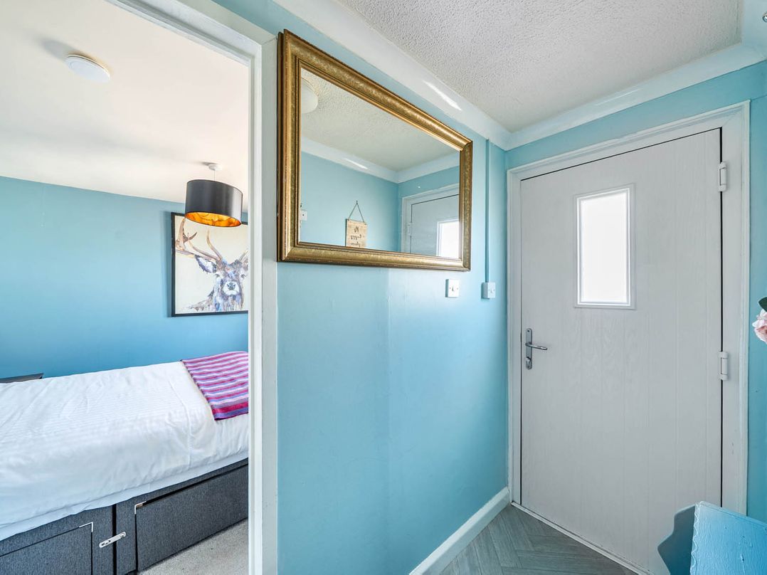 2Bed Chalet Sleeps 5 Dogs Free Parking SeaView