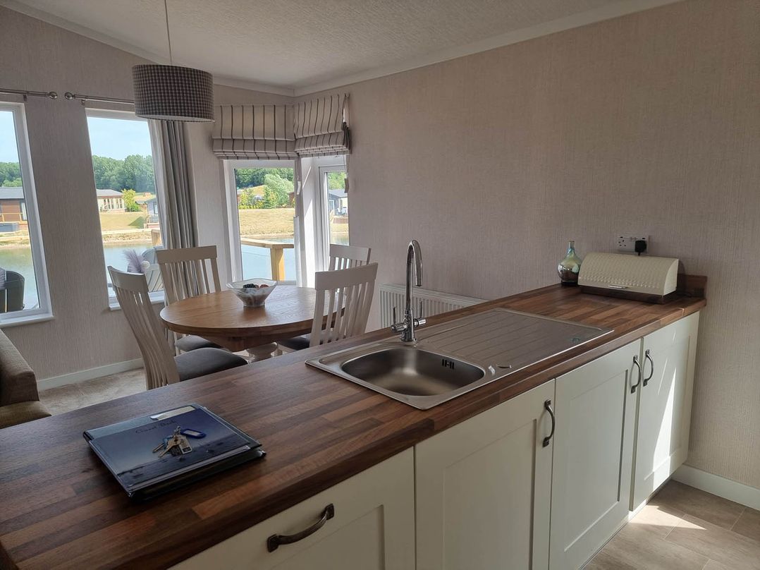 Pet Friendly 2Bed Luxury Lodge in Routh HotTub