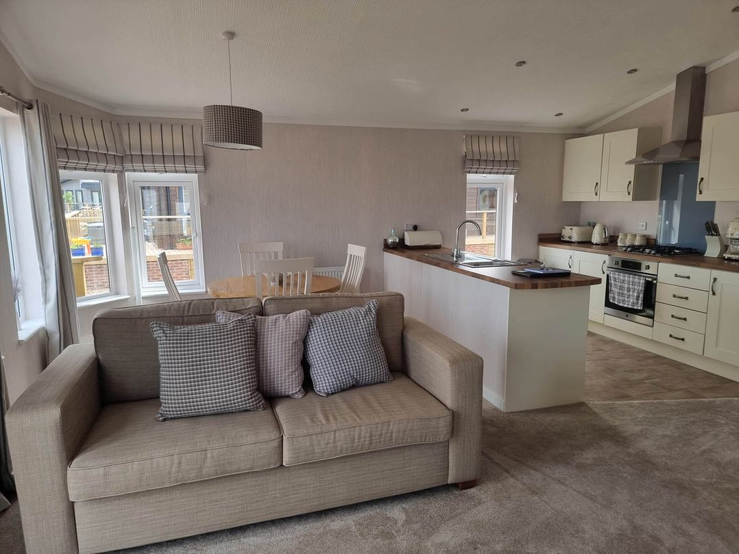 Pet Friendly 2Bed Luxury Lodge in Routh HotTub