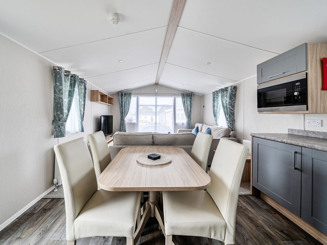 Primrose Valley 3Bed Caravan Sleeps 8 Pets Ok